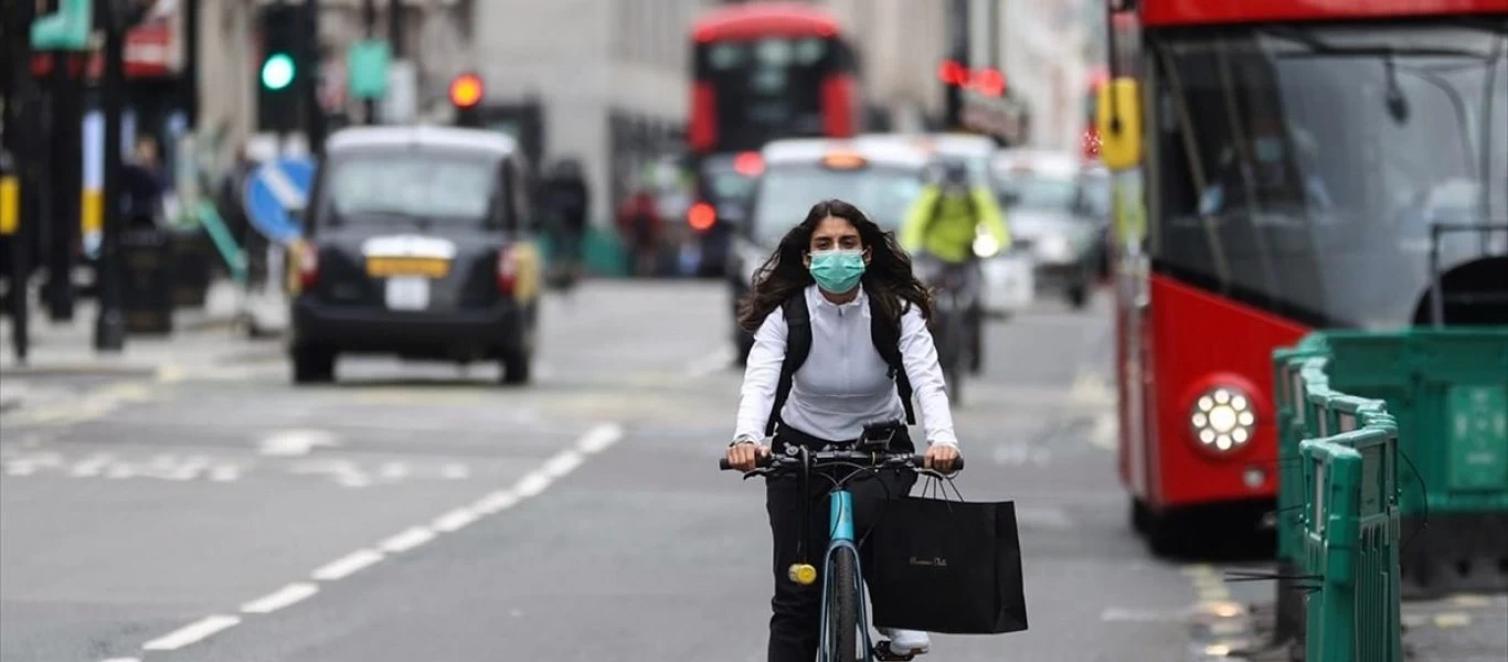 Η κανονικότητα επιστρέφει στο Ην.Βασίλειο - Πετά στις 21 Ιουνίου τις μάσκες